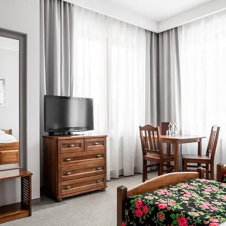 Rezydencja Sienkiewiczowka Bed & Breakfast 3*