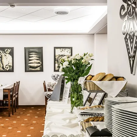 Rezydencja Sienkiewiczowka Bed & Breakfast 3*